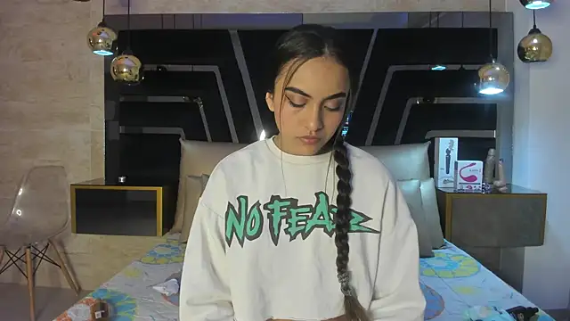 Leslie Bussh  online show from 29, 10, 2025