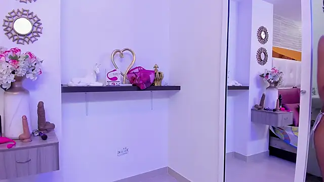 Leslie Bussh  online show from 10, 4, 2026