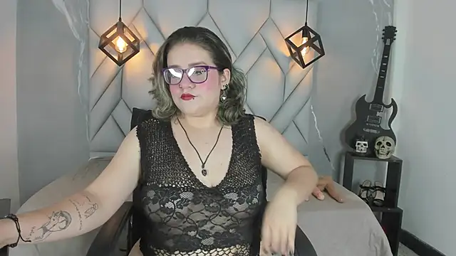 hellen tirey online show from 9, 10, 2025