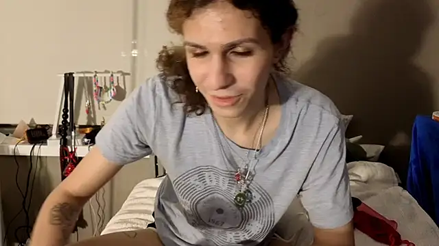 cuddlyavenue online show from 6, 11, 2025