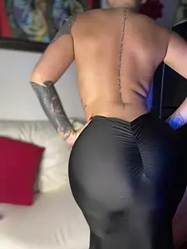 GabyMejiaa online show from 10, 2, 2026