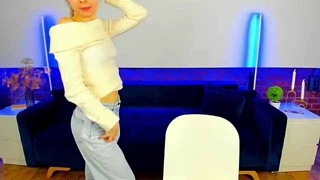 Snapshot of Alina_Blonde chatting on 27, 10, 2025 Alina Blonde online show from 27, 10, 2025