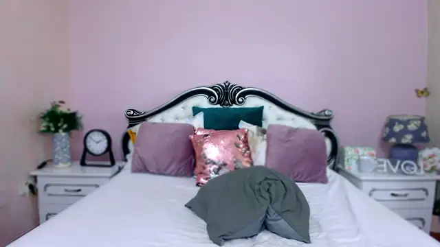 Missy Skye online show from 11, 11, 2025