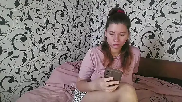 YourEmilie online show from 5, 11, 2025