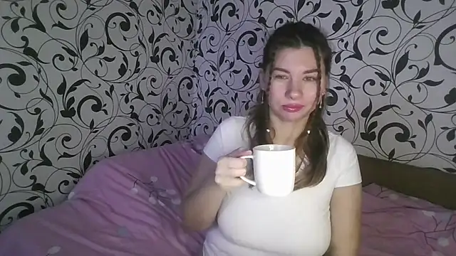 Snapshot of YourEmilie chatting on 23, 12, 2025 YourEmilie online show from 23, 12, 2025