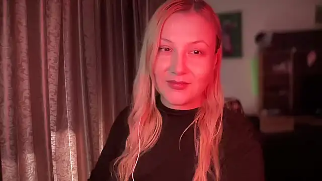 Snapshot of BikiHellena chatting on 12, 11, 2025 BikiHellena online show from 12, 11, 2025