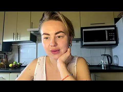 MartaLuna  online show from 1, 4, 2026