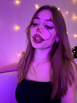 Elizabeth Tay online show from 31, 10, 2025