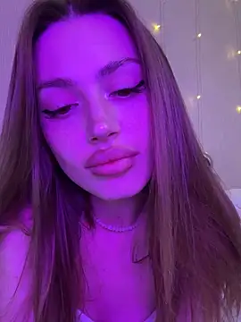 Snapshot of Elizabeth_Tay chatting on 21, 12, 2025 Elizabeth Tay online show from 21, 12, 2025