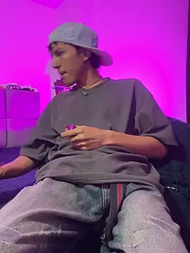 NaytonFreeman online show from 6, 11, 2025