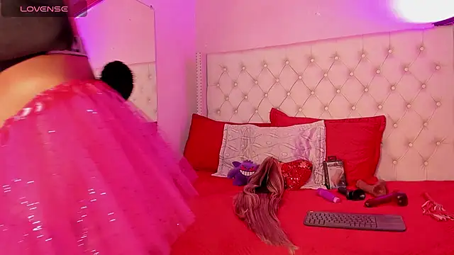 Snapshot of Maddy_BigCock chatting on 11, 10, 2025 Maddy BigCock online show from 11, 10, 2025