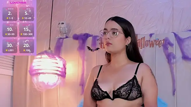 hannahst  online show from 8, 10, 2025