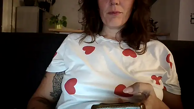 Snapshot of samantaatw chatting on 25, 9, 2025 samantaatw online show from 25, 9, 2025