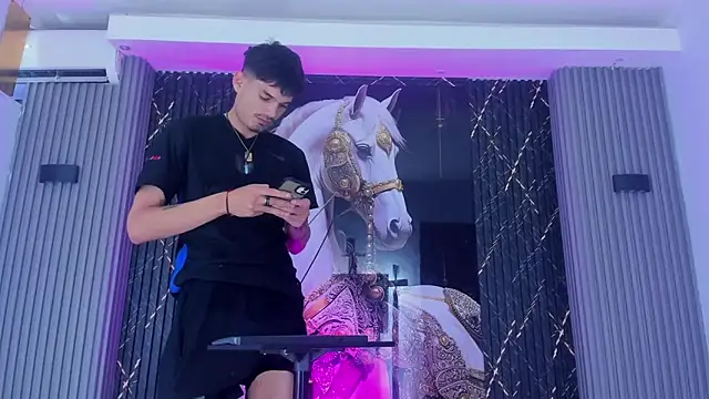 Iam Steven online show from 4, 12, 2025