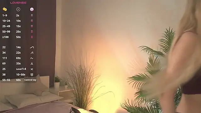 ellliefrost online show from 15, 9, 2025