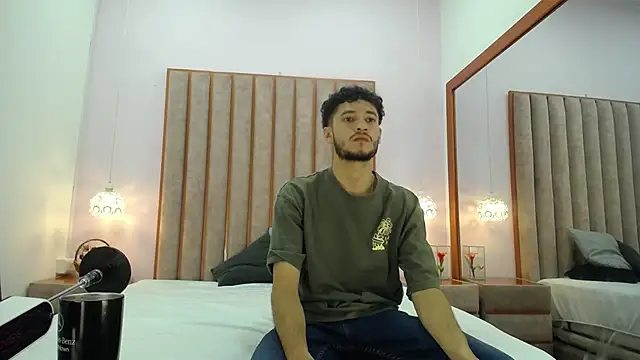 Snapshot of EthanCollen chatting on 19, 10, 2025 EthanCollen online show from 19, 10, 2025