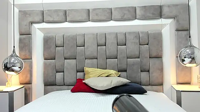 Snapshot of EthanCollen chatting on 24, 10, 2025 EthanCollen online show from 24, 10, 2025