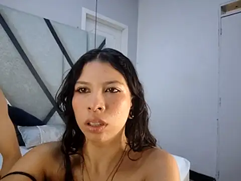 Snapshot of EthanCollen chatting on 31, 10, 2025 EthanCollen online show from 31, 10, 2025