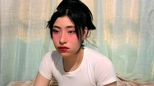 Sullyoonn online show from 12, 11, 2025