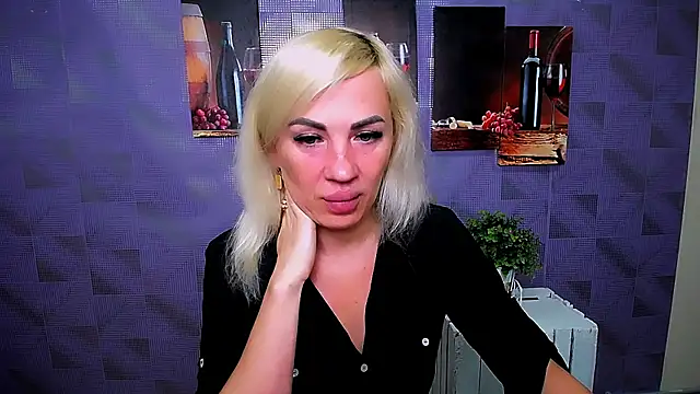 EmmaCat  online show from 18, 9, 2025