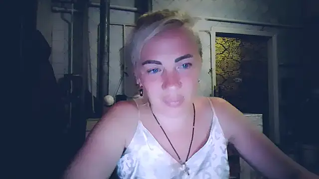 Snapshot of EmmaCat_ chatting on 25, 5, 2026 EmmaCat online show from 25, 5, 2026