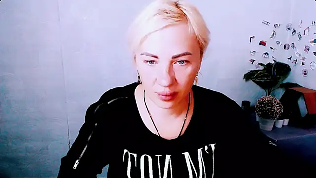Snapshot of EmmaCat_ chatting on 1, 6, 2026 EmmaCat online show from 1, 6, 2026