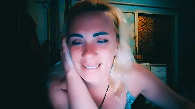 Snapshot of EmmaCat_ chatting on 13, 6, 2026 EmmaCat online show from 13, 6, 2026