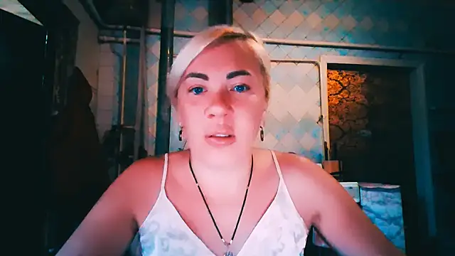 Snapshot of EmmaCat_ chatting on 17, 6, 2026 EmmaCat online show from 17, 6, 2026