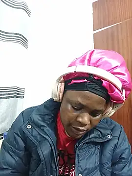 Snapshot of BlondieBitch chatting on 3, 7, 2026 BlondieBitch online show from 3, 7, 2026