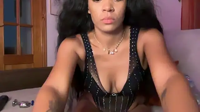 HoneyMaee online show from 19, 9, 2025