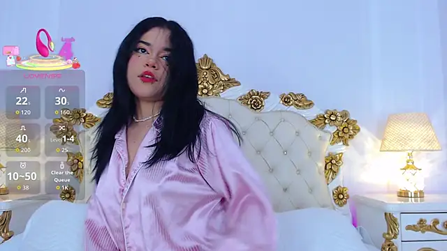 Snapshot of AryCorinne chatting on 12, 10, 2025 AryCorinne online show from 12, 10, 2025