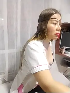 Snapshot of LaraCaliente chatting on 31, 10, 2025 LaraCaliente online show from 31, 10, 2025