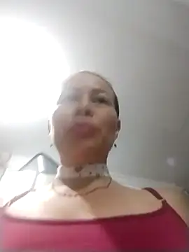 Snapshot of LaraCaliente chatting on 8, 1, 2026 LaraCaliente online show from 8, 1, 2026