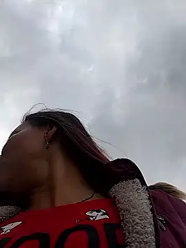 Snapshot of LaraCaliente chatting on 8, 1, 2026 LaraCaliente online show from 8, 1, 2026