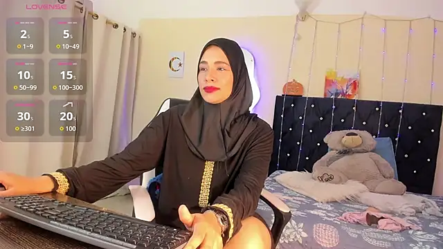 ShanaJamil online show from 22, 4, 2026