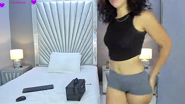 Snapshot of NahiaraGray chatting on 16, 10, 2025 NahiaraGray online show from 16, 10, 2025