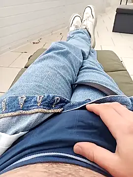 Snapshot of fullystroked chatting on 22, 9, 2025 fullystroked online show from 22, 9, 2025