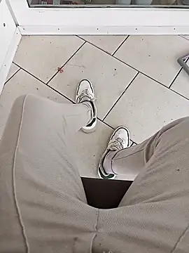 Snapshot of fullystroked chatting on 21, 10, 2025 fullystroked online show from 21, 10, 2025