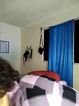 Snapshot of Julie_wallace chatting on 19, 11, 2025 Julie wallace online show from 19, 11, 2025