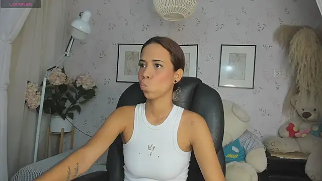 Snapshot of Anntonellaa chatting on 1, 12, 2025 Anntonellaa online show from 1, 12, 2025