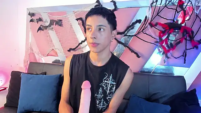 Snapshot of EstivenSallas chatting on 7, 10, 2025 EstivenSallas online show from 7, 10, 2025