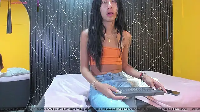 Snapshot of Miss_Ariaa chatting on 27, 10, 2025 Miss Ariaa online show from 27, 10, 2025