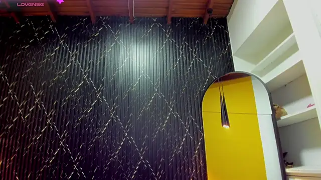 Snapshot of Miss_Ariaa chatting on 26, 11, 2025 Miss Ariaa online show from 26, 11, 2025