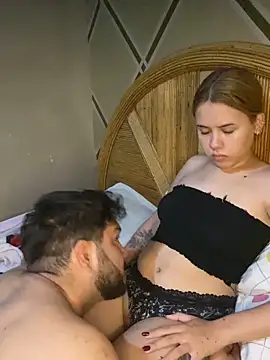 coupleyys online show from 5, 4, 2026