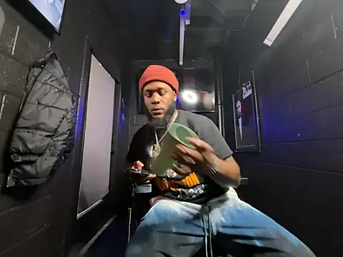 nymphoandthebeast69 online show from 13, 2, 2026