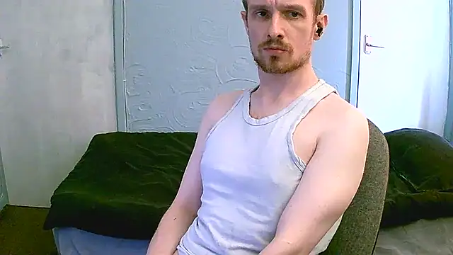 Snapshot of britlad77 chatting on 20, 9, 2025 britlad77 online show from 20, 9, 2025