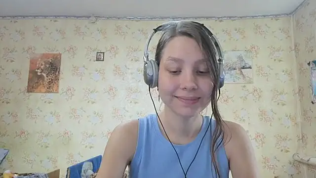 Snapshot of QutieDaSweet chatting on 5, 10, 2025 QutieDaSweet online show from 5, 10, 2025