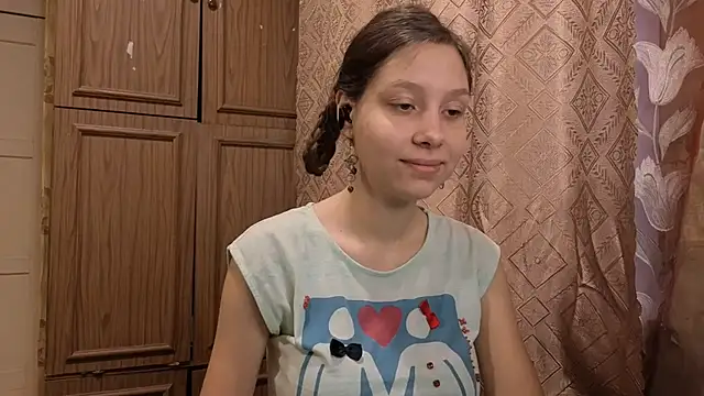 Snapshot of QutieDaSweet chatting on 4, 11, 2025 QutieDaSweet online show from 4, 11, 2025