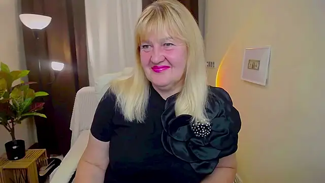 EmmaEllison online show from 16, 9, 2025