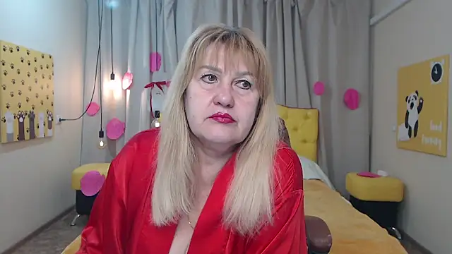 Snapshot of EmmaEllison chatting on 14, 4, 2026 EmmaEllison online show from 14, 4, 2026